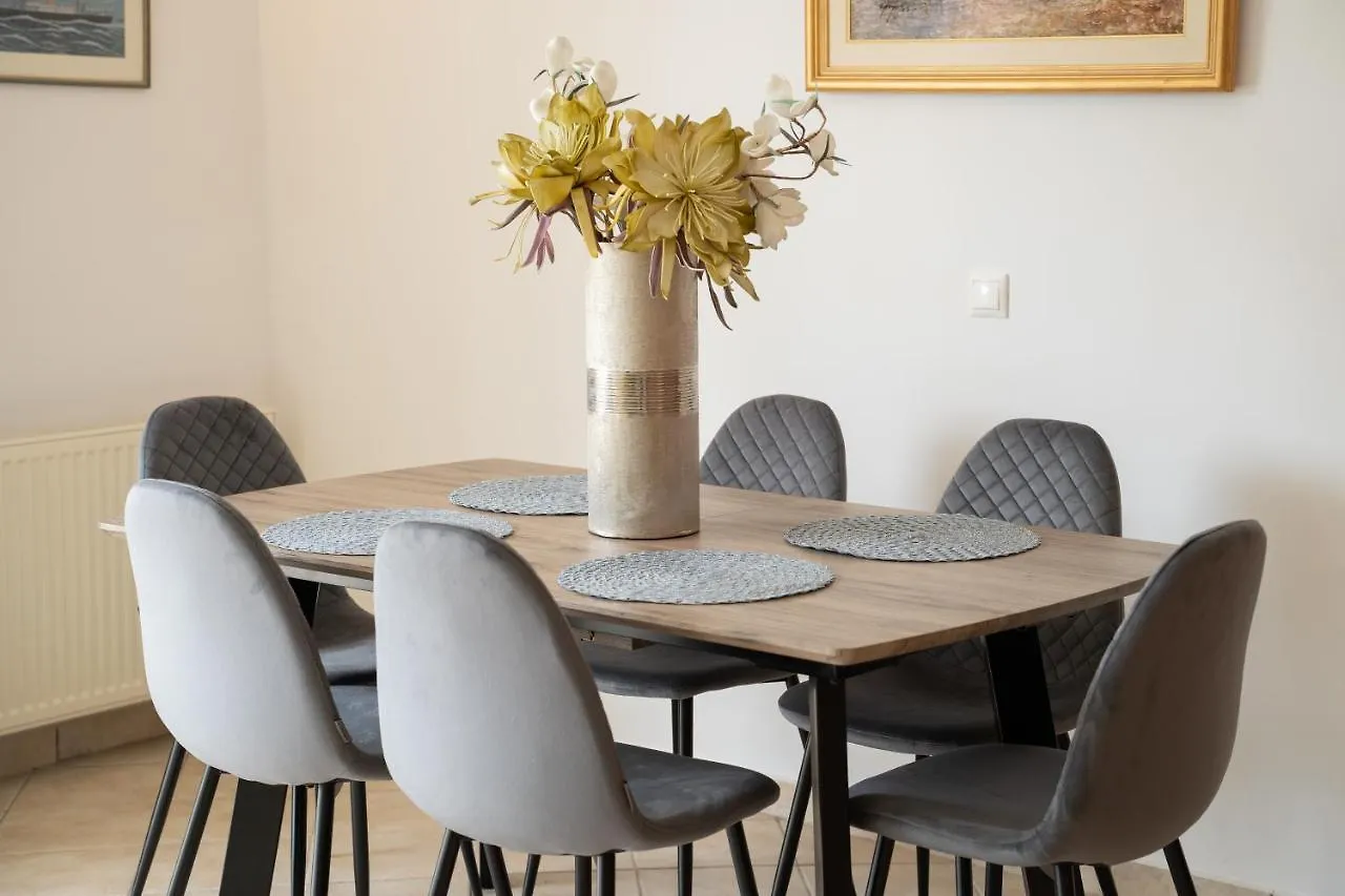 Faos Luxury Apartments Agia Efimia